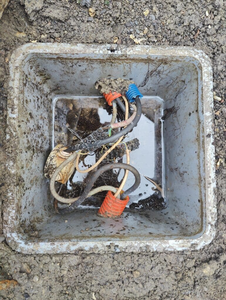 Etanchéification des connexions électriques dans un regard à Tournefeuille